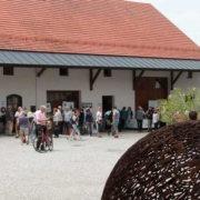 Blick über den Dinkelhof beim Hoffest 2019